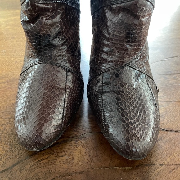 FRYE brown snakeskin boots (size 9 GUC) - Picture 2 of 11